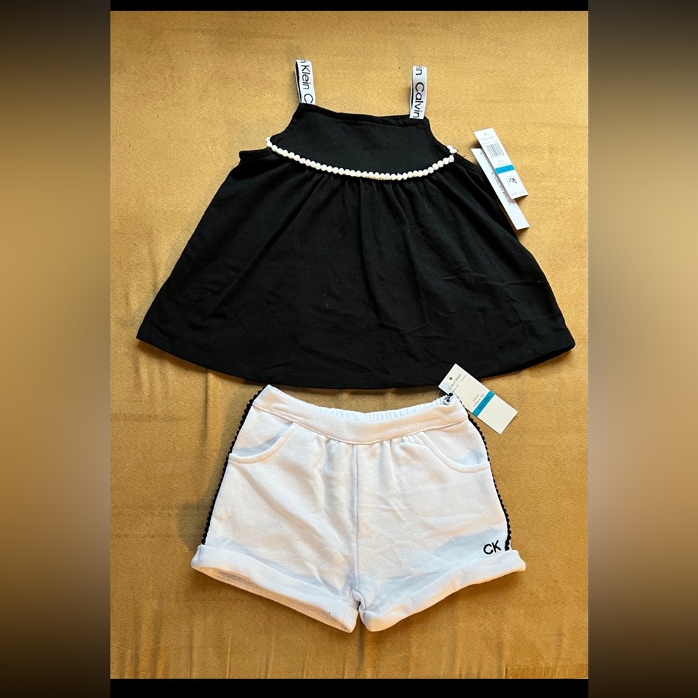 Girls Calvin Klein 2 piece set, Size 24 months, NWT!